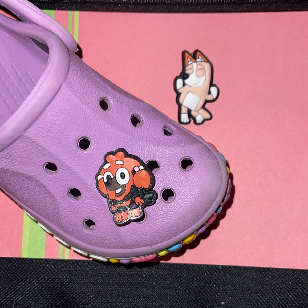 BLUEY. JIBBITZ. 2 great characters. Croc not included.